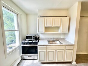 144 Van Horne St in Jersey City, NJ - Building Photo - Building Photo