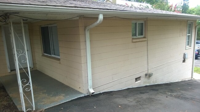 property at 2719 Avent Ferry Rd