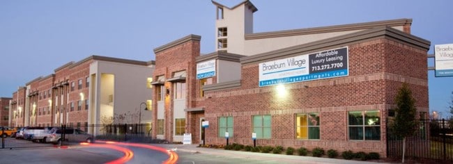Braeburn Village