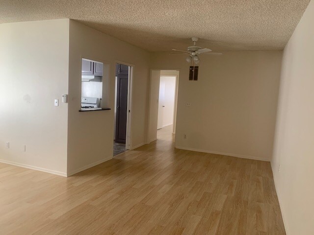 606 N 6th St in Burbank, CA - Foto de edificio - Building Photo