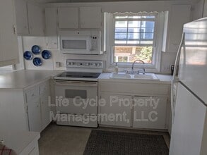 2421 Lakefront Dr in Holland, MI - Building Photo - Building Photo