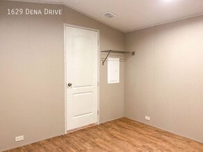 1629 Dena Dr in Memphis, TN - Building Photo - Building Photo