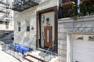 235 Monroe St in Hoboken, NJ - Building Photo - Building Photo