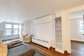 73 Washburn Ave in East Providence, RI - Building Photo - Building Photo