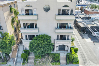 Rexford Apartments in Los Angeles, CA - Foto de edificio - Building Photo