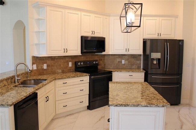 4423 Useppa Dr in Bradenton, FL - Building Photo - Building Photo