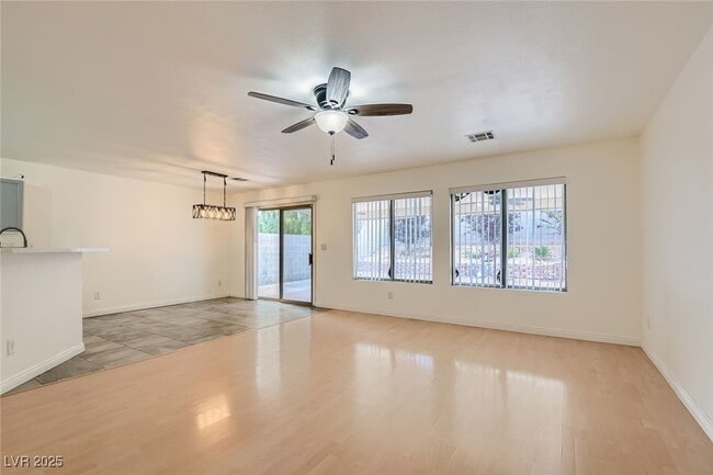 9577 Brooks Lake Ave in Las Vegas, NV - Building Photo - Building Photo
