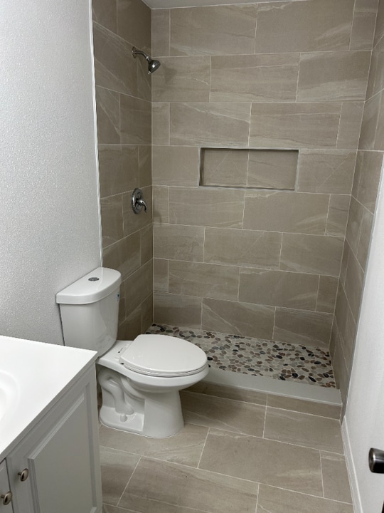 118 Admiral Cir in Sebastian, FL - Foto de edificio