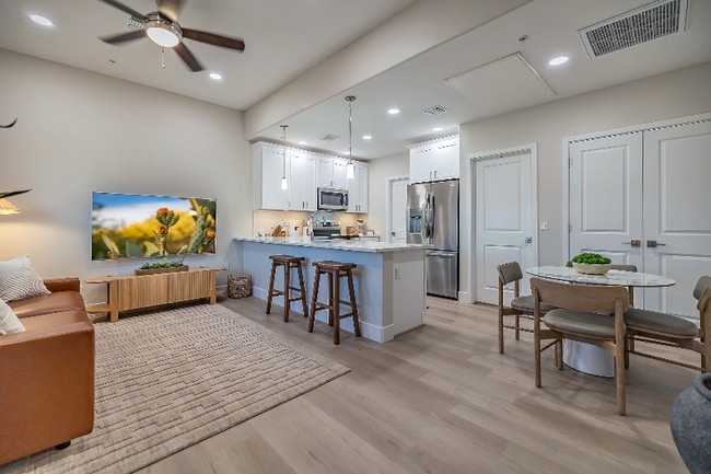 2803 E River Rd in Tucson, AZ - Foto de edificio - Building Photo