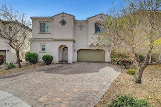9747 Ponderosa Skye Ct in Las Vegas, NV - Building Photo - Building Photo