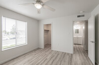 Colonial Garden Apartments in Yuba City, CA - Building Photo - Interior Photo