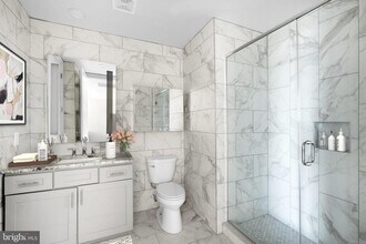 1801 Market St in Philadelphia, PA - Building Photo - Building Photo