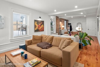 417 Warren St in Hudson, NY - Building Photo - Building Photo