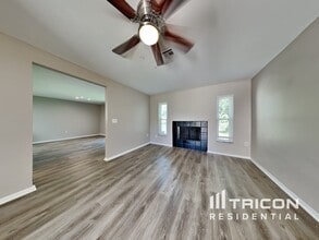 1374 Bramblewood Dr in Lakeland, FL - Building Photo - Building Photo