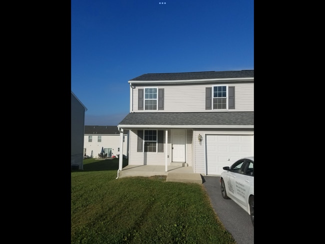 1012 Alexander Dr in Temple, PA - Building Photo - Building Photo