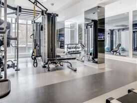 6 Parkwood Av in Toronto, ON - Building Photo