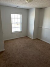 4920 Imperial Dr in Newburgh, IN - Foto de edificio - Building Photo