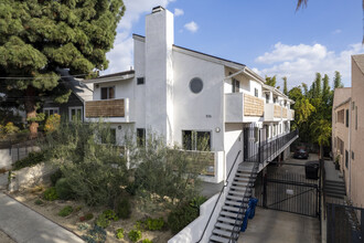 1016 Sanborn Ave in Los Angeles, CA - Building Photo - Primary Photo