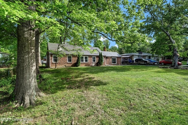 7613 Norbourne Ave in Louisville, KY - Building Photo - Building Photo