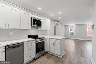 256 S 11th St in Philadelphia, PA - Foto de edificio - Building Photo