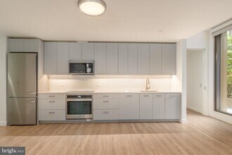 1630 Columbia Rd NW in Washington, DC - Building Photo - Building Photo