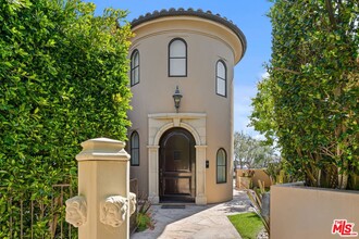 300 N Dianthus St in Manhattan Beach, CA - Building Photo - Building Photo
