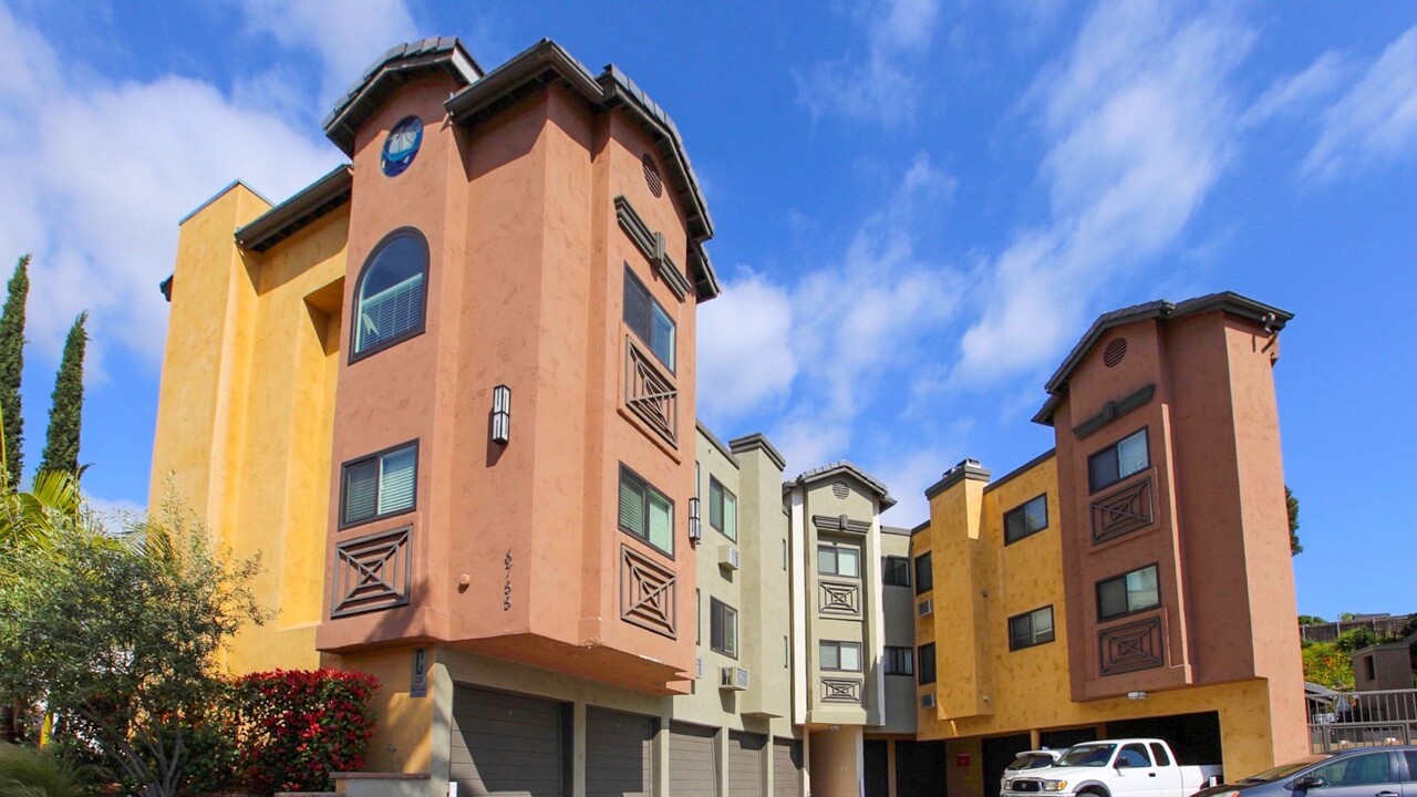 Tradewinds in San Diego, CA - Building Photo