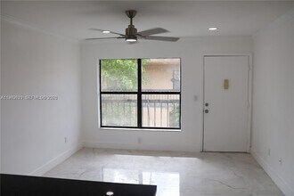 2550 W 67th Pl in Hialeah, FL - Building Photo - Building Photo