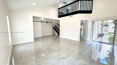 18642 NW 54th Pl in Miami Gardens, FL - Foto de edificio - Building Photo