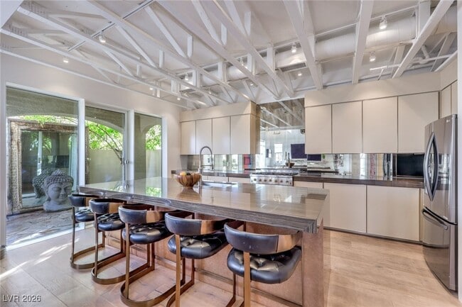 property at 952 Coatbridge St