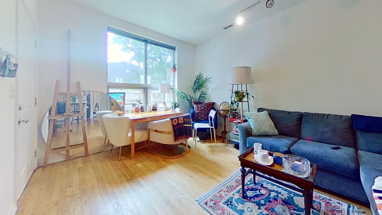 2543 N Southport Ave in Chicago, IL - Building Photo