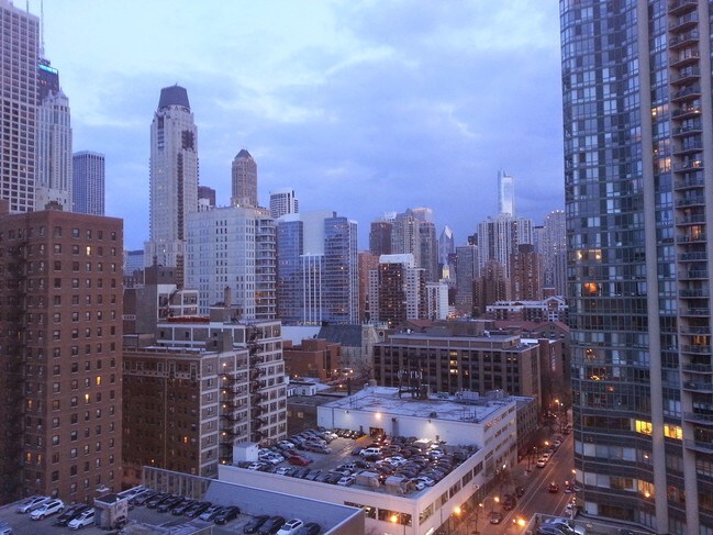 property at 1122 N Clark St