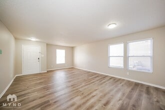 8230 Ossian Ct in Indianapolis, IN - Building Photo - Building Photo