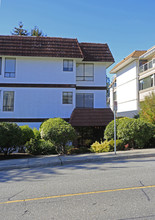 Kent Mayfair in White Rock, BC - Building Photo - Building Photo