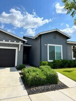 2474 Bastidas Dr in Merced, CA - Building Photo