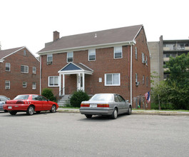 6806 Red Top Rd in Takoma Park, MD - Building Photo - Building Photo