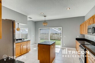 102 Knights Hollow Dr in Apopka, FL - Building Photo - Building Photo