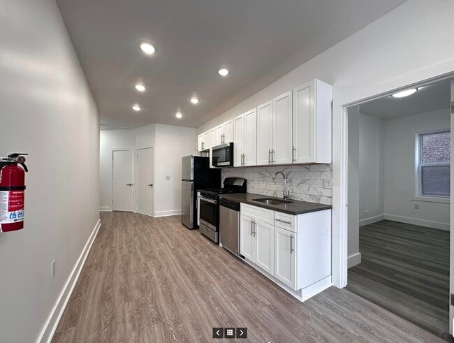 9 Gifford Ave in Jersey City, NJ - Building Photo - Building Photo