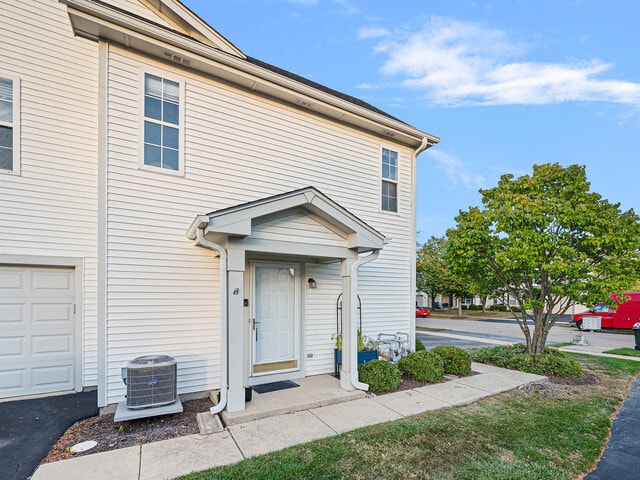 2552 Dickens Dr in Aurora, IL - Building Photo - Building Photo