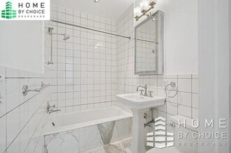 10 5th Ave in New York, NY - Building Photo - Building Photo