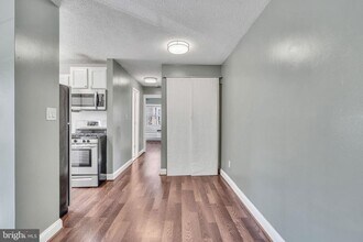 2237 Farrington Ave in Alexandria, VA - Building Photo - Building Photo