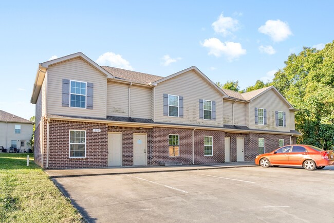 Rowand Ct - 310 in Clarksville, TN - Foto de edificio - Building Photo