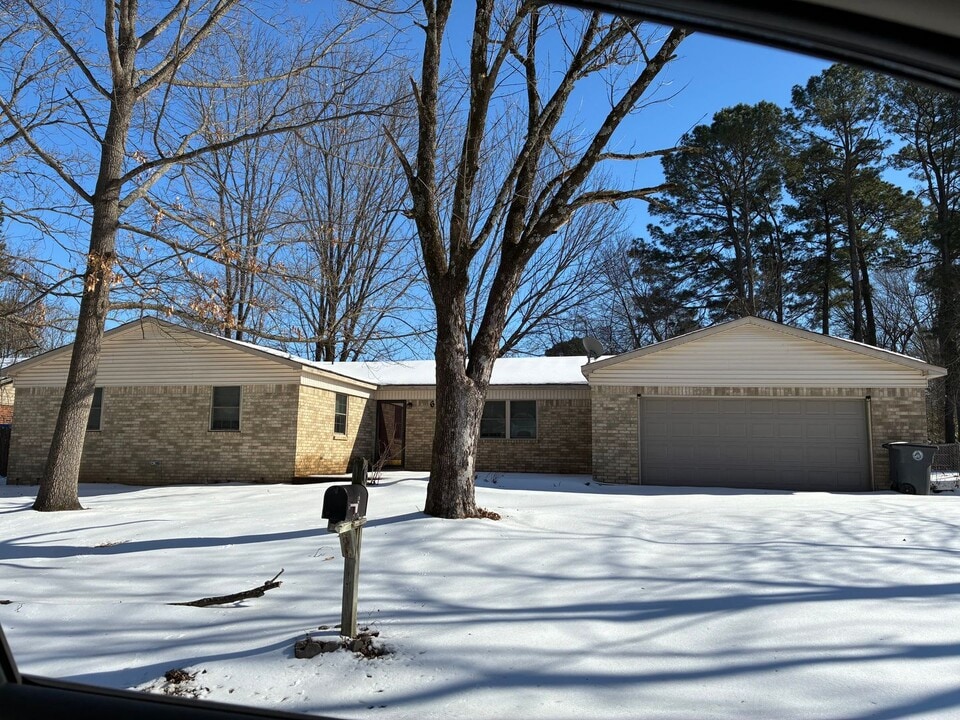 6 Foxboro Dr in Searcy, AR - Building Photo