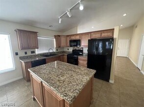 744 Gritty Garnet Ave in Las Vegas, NV - Building Photo - Building Photo