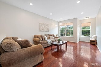 2456 Canterbury Ln in North Brunswick, NJ - Building Photo - Building Photo