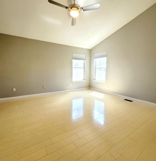 1560 Chesham Cir in Colorado Springs, CO - Foto de edificio - Building Photo