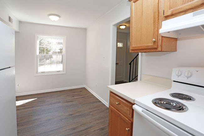 River Oaks Townhomes at Fox Chapel in Pittsburgh, PA - Foto de edificio - Interior Photo