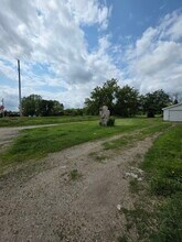 W6895 Main St, Unit Upper 4 Bed in Van Dyne, WI - Foto de edificio - Building Photo
