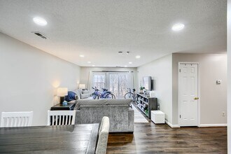 4820 Dorsey Hall Dr in Ellicott City, MD - Building Photo - Building Photo