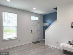 139 Streamview Dr in Fredericksburg, VA - Foto de edificio - Building Photo